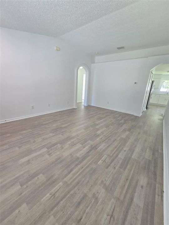 En Venta: $290,900 (3 camas, 2 baños, 1141 Pies cuadrados)