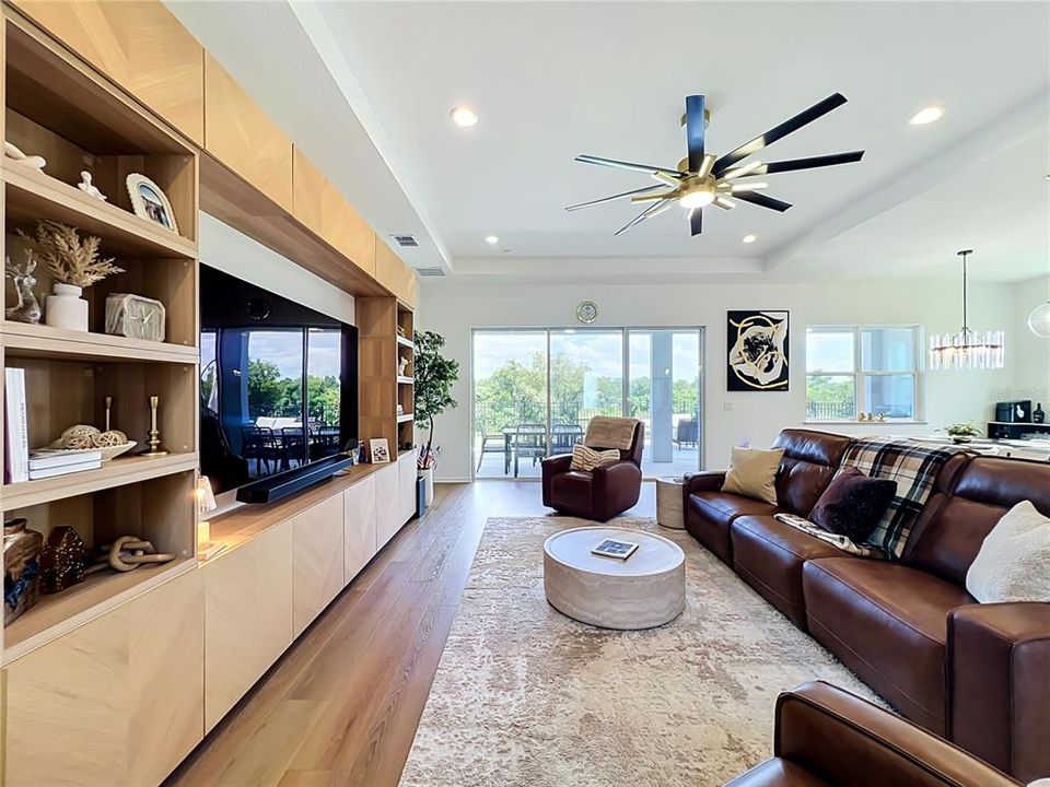 En Venta: $979,900 (5 camas, 4 baños, 3987 Pies cuadrados)