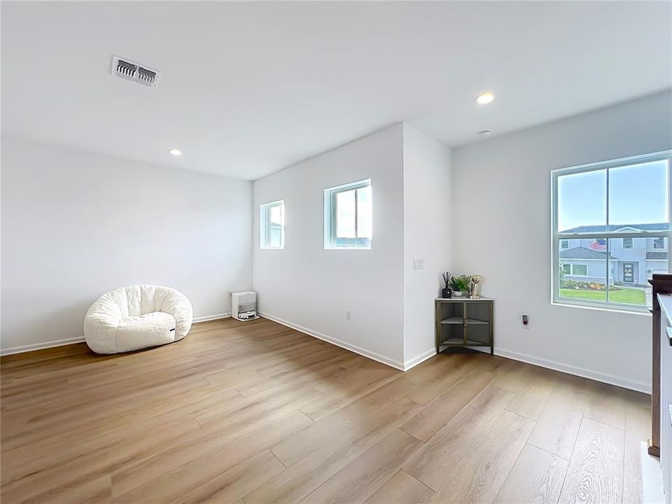 En Venta: $979,900 (5 camas, 4 baños, 3987 Pies cuadrados)