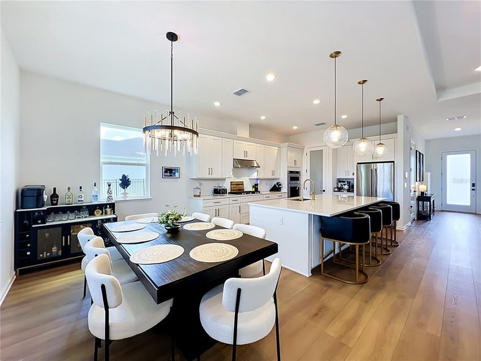 En Venta: $979,900 (5 camas, 4 baños, 3987 Pies cuadrados)