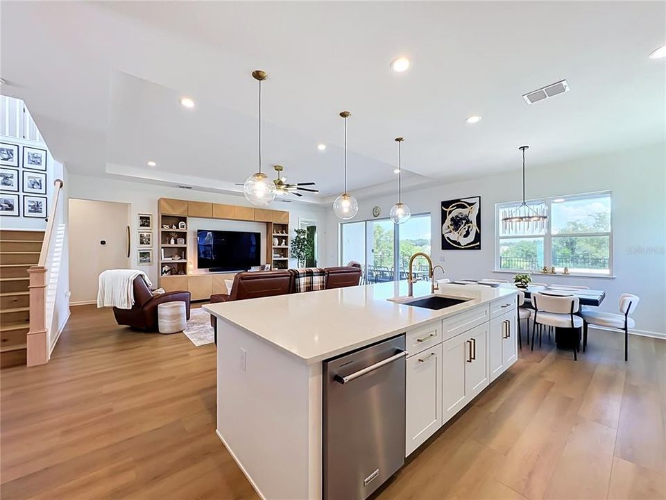 En Venta: $979,900 (5 camas, 4 baños, 3987 Pies cuadrados)