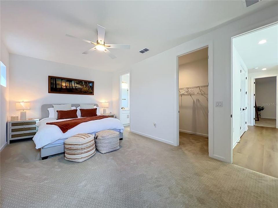 En Venta: $979,900 (5 camas, 4 baños, 3987 Pies cuadrados)