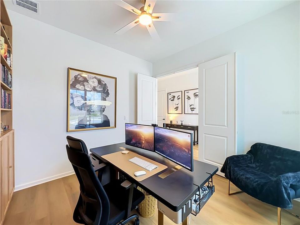En Venta: $979,900 (5 camas, 4 baños, 3987 Pies cuadrados)