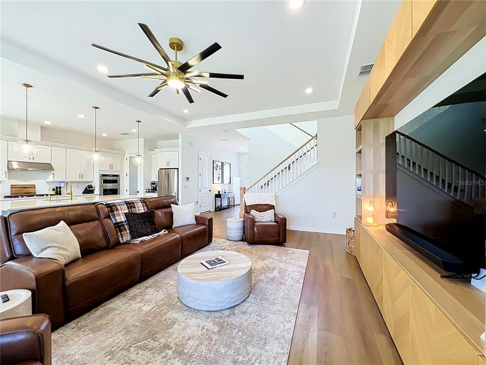 En Venta: $979,900 (5 camas, 4 baños, 3987 Pies cuadrados)