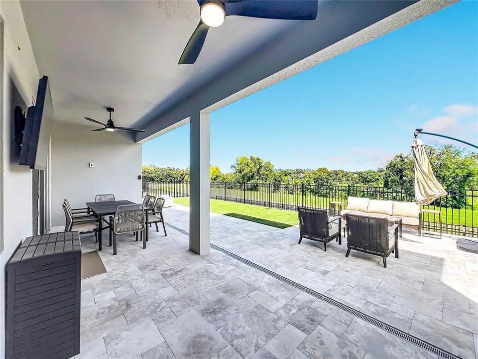 En Venta: $979,900 (5 camas, 4 baños, 3987 Pies cuadrados)