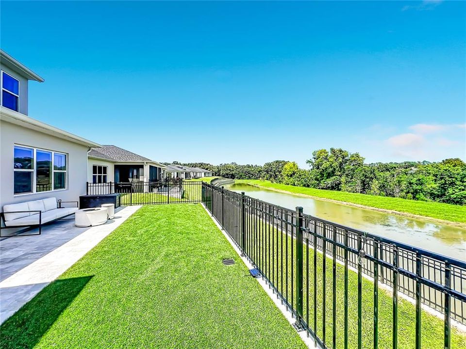 En Venta: $979,900 (5 camas, 4 baños, 3987 Pies cuadrados)