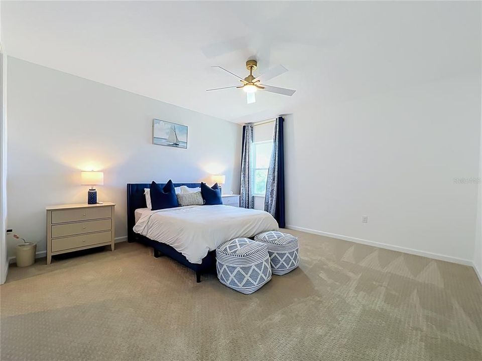 En Venta: $979,900 (5 camas, 4 baños, 3987 Pies cuadrados)