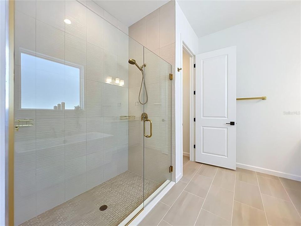 En Venta: $979,900 (5 camas, 4 baños, 3987 Pies cuadrados)