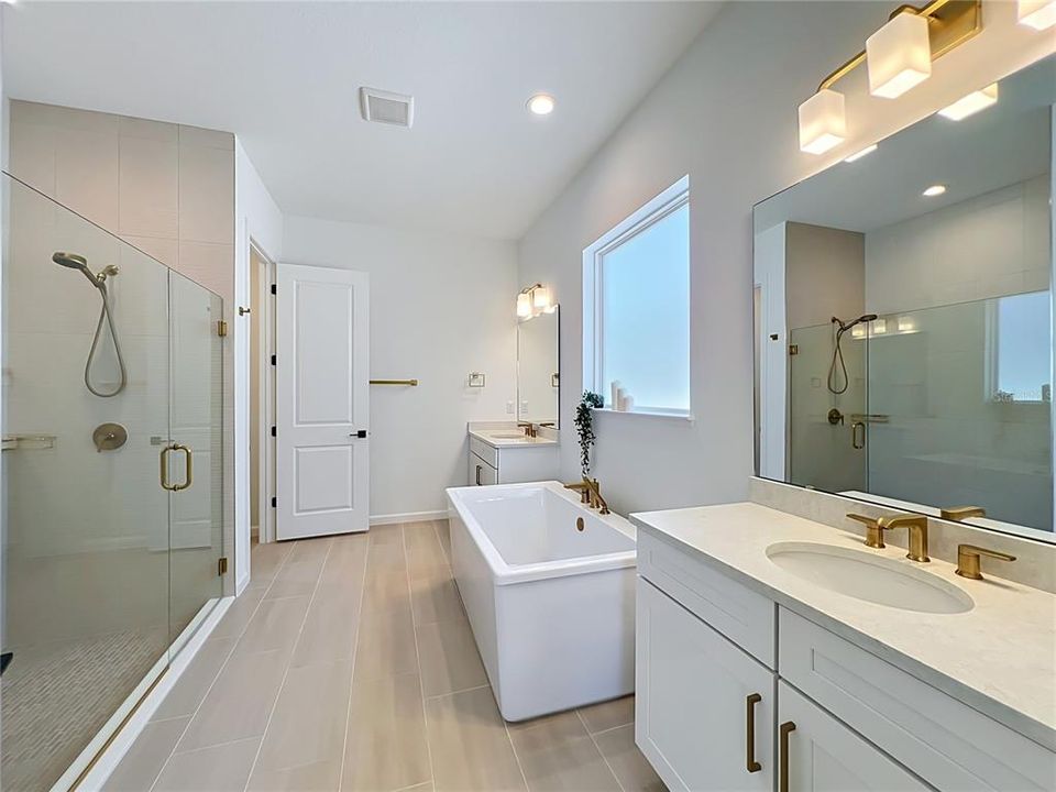 En Venta: $979,900 (5 camas, 4 baños, 3987 Pies cuadrados)