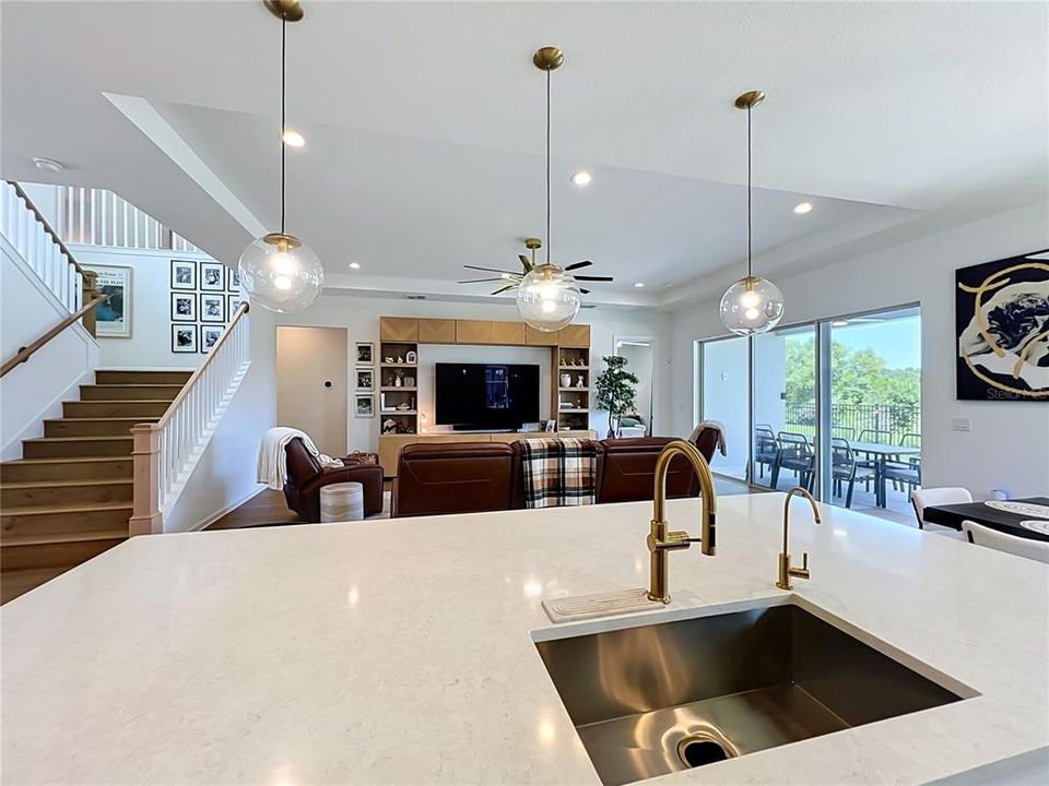 En Venta: $979,900 (5 camas, 4 baños, 3987 Pies cuadrados)