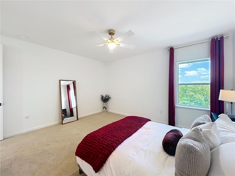 En Venta: $979,900 (5 camas, 4 baños, 3987 Pies cuadrados)