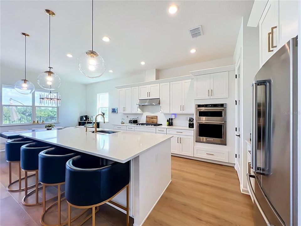 En Venta: $979,900 (5 camas, 4 baños, 3987 Pies cuadrados)