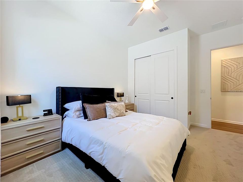En Venta: $979,900 (5 camas, 4 baños, 3987 Pies cuadrados)