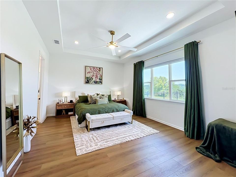 En Venta: $979,900 (5 camas, 4 baños, 3987 Pies cuadrados)