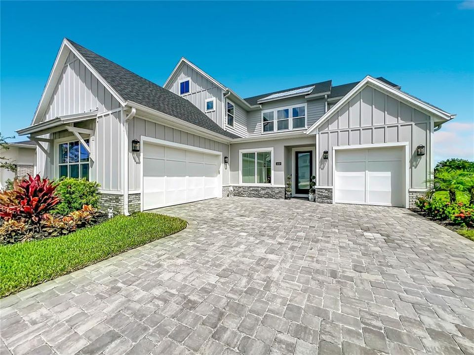 En Venta: $979,900 (5 camas, 4 baños, 3987 Pies cuadrados)