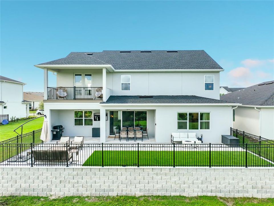 En Venta: $979,900 (5 camas, 4 baños, 3987 Pies cuadrados)