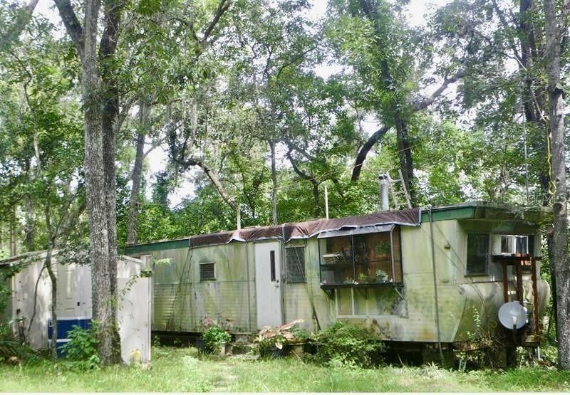 For Sale: $149,900 (2 beds, 1 baths, 400 Square Feet)
