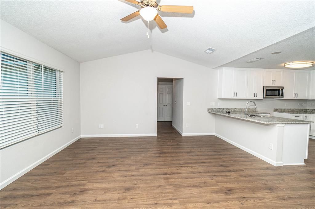 For Sale: $339,000 (3 beds, 2 baths, 1322 Square Feet)