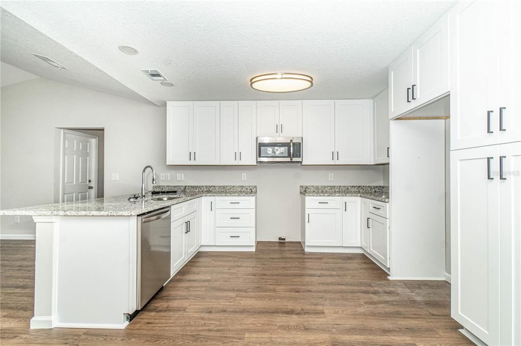 For Sale: $339,000 (3 beds, 2 baths, 1322 Square Feet)