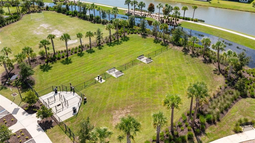 En Venta: $679,000 (4 camas, 3 baños, 2795 Pies cuadrados)