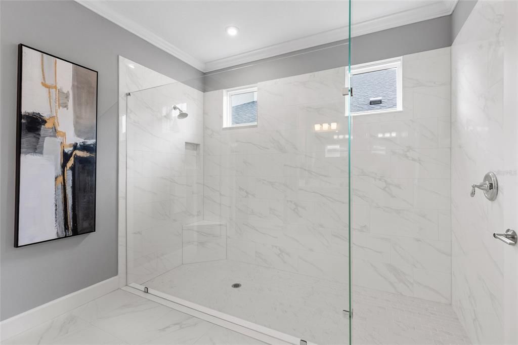 En Venta: $679,000 (4 camas, 3 baños, 2795 Pies cuadrados)