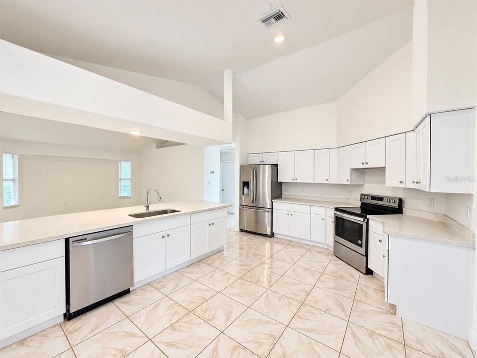 Active With Contract: $279,950 (3 beds, 2 baths, 2047 Square Feet)