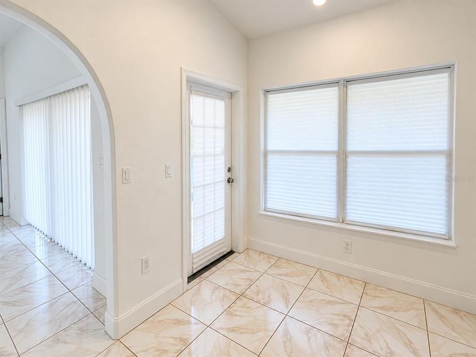 Active With Contract: $279,950 (3 beds, 2 baths, 2047 Square Feet)