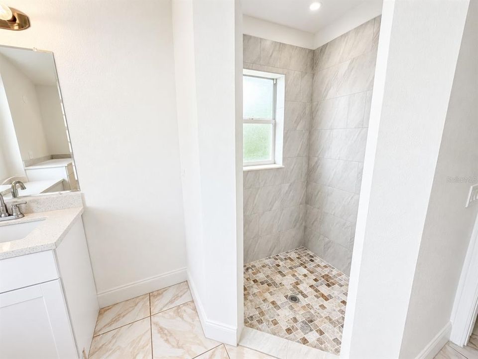 Active With Contract: $279,950 (3 beds, 2 baths, 2047 Square Feet)