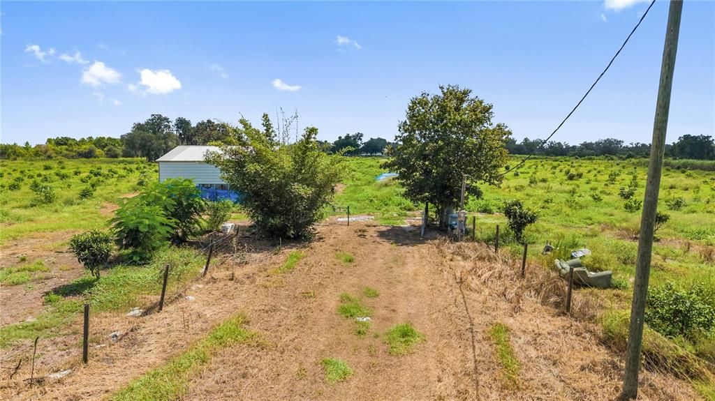 На продажу: $600,000 (13.41 acres)