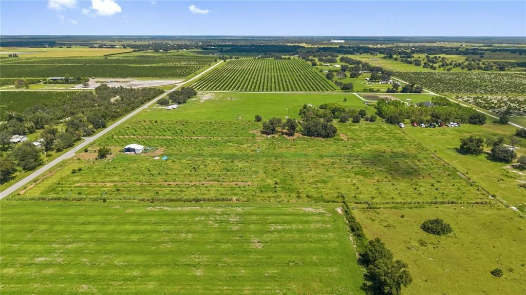 На продажу: $600,000 (13.41 acres)