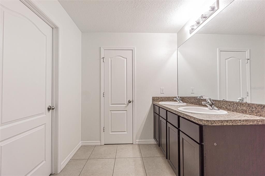 For Rent: $2,500 (4 beds, 2 baths, 2328 Square Feet)