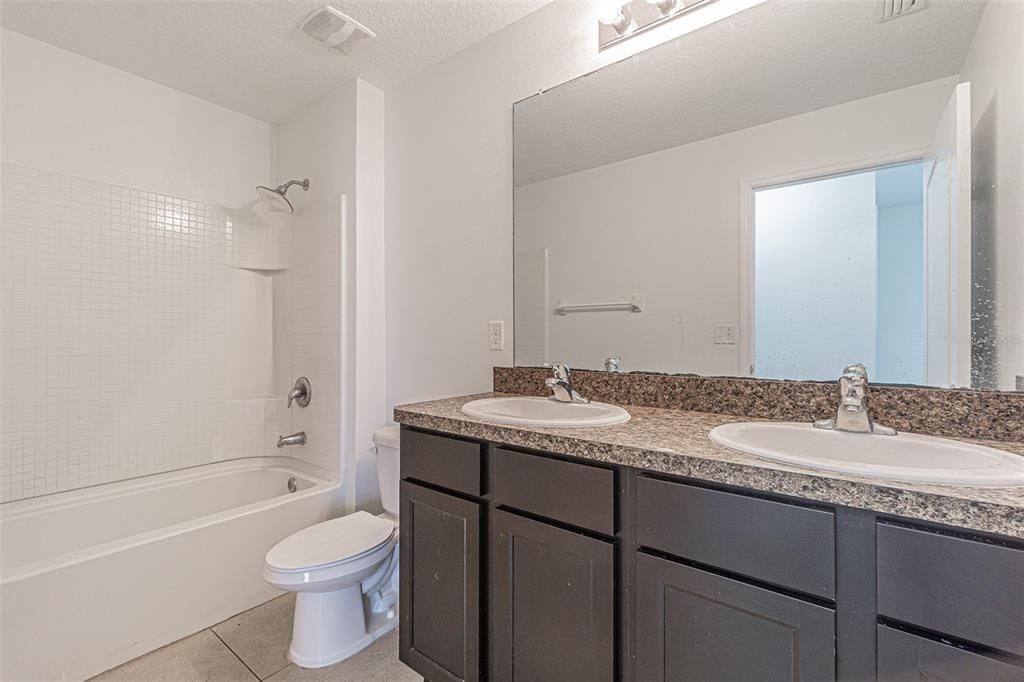 For Rent: $2,500 (4 beds, 2 baths, 2328 Square Feet)