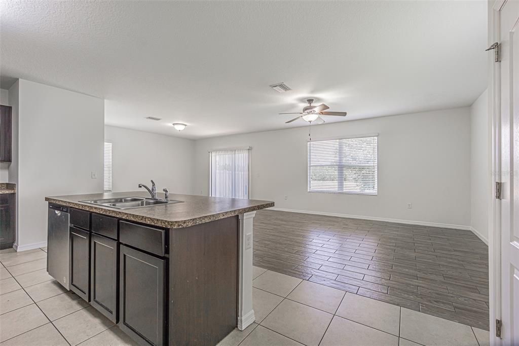 For Rent: $2,500 (4 beds, 2 baths, 2328 Square Feet)