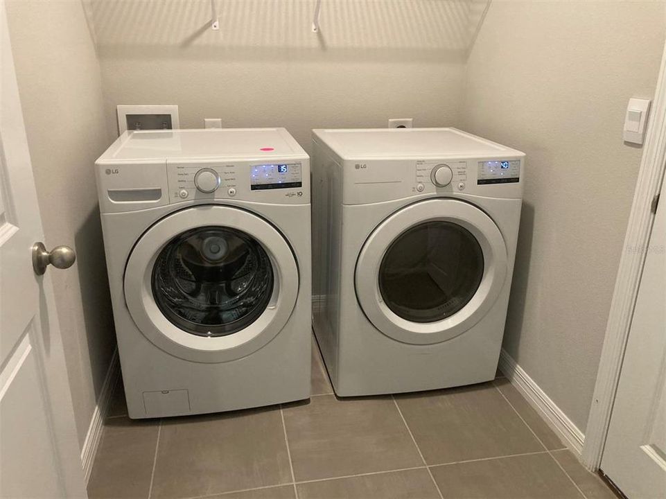 En Renta: $2,700 (4 camas, 2 baños, 2045 Pies cuadrados)