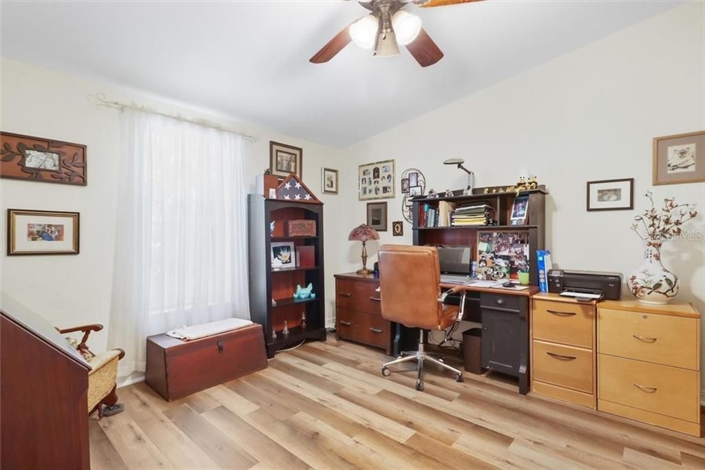 На продажу: $439,900 (2 спален, 2 ванн, 1938 Квадратных фут)
