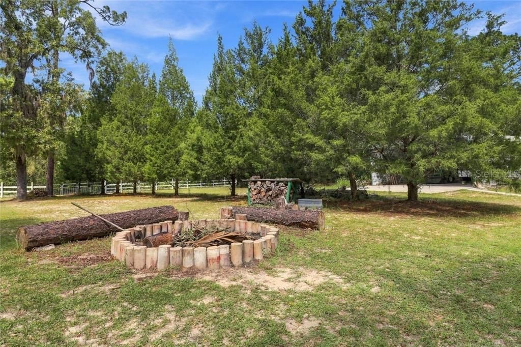 На продажу: $439,900 (2 спален, 2 ванн, 1938 Квадратных фут)