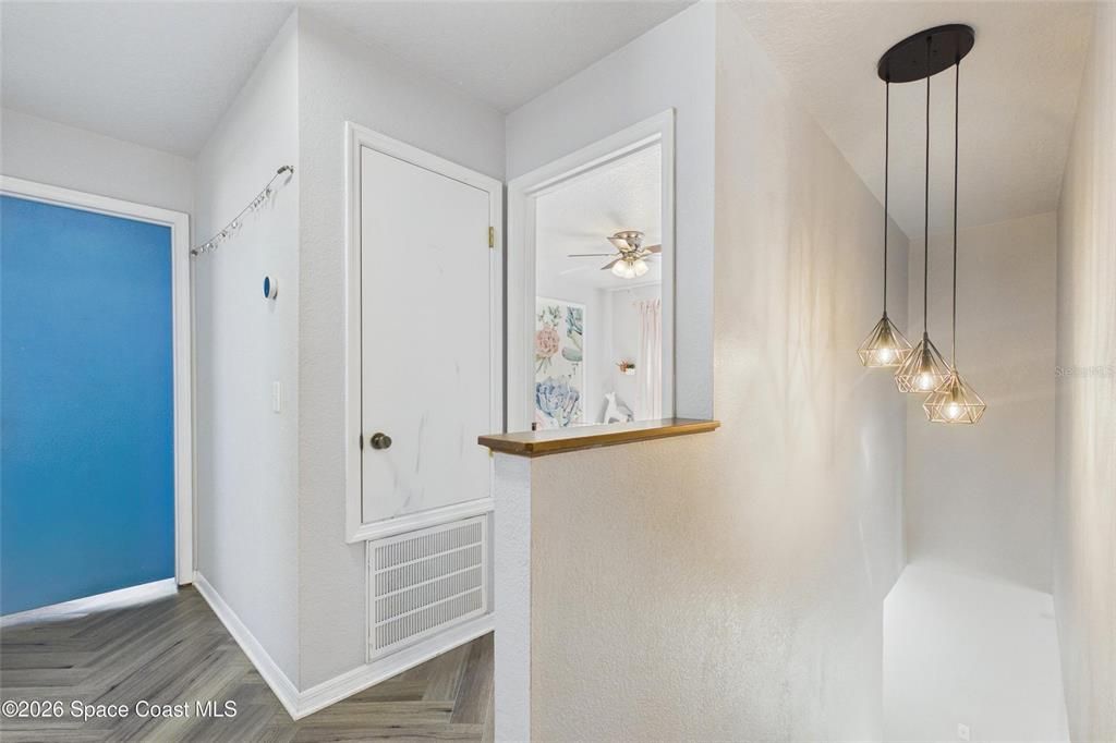 На продажу: $325,000 (3 спален, 2 ванн, 1567 Квадратных фут)