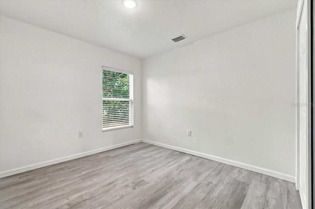 For Sale: $285,000 (4 beds, 2 baths, 1417 Square Feet)