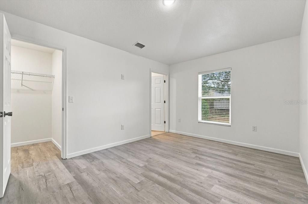 For Sale: $285,000 (4 beds, 2 baths, 1417 Square Feet)
