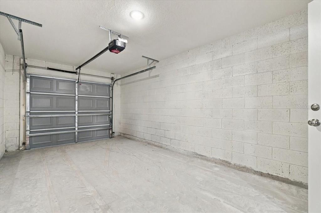 For Sale: $285,000 (4 beds, 2 baths, 1417 Square Feet)