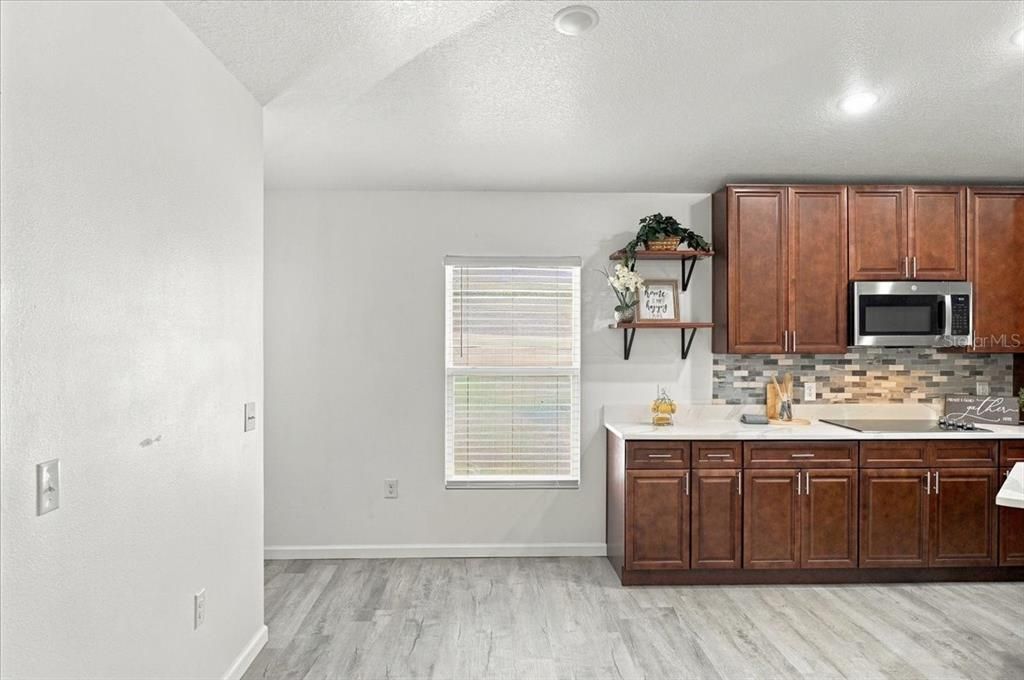 For Sale: $285,000 (4 beds, 2 baths, 1417 Square Feet)