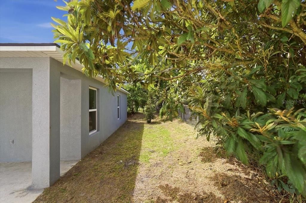 For Sale: $285,000 (4 beds, 2 baths, 1417 Square Feet)