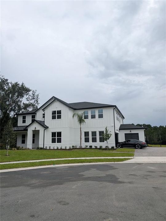 Vendido Recientemente: $1,616,741 (5 camas, 5 baños, 4903 Pies cuadrados)