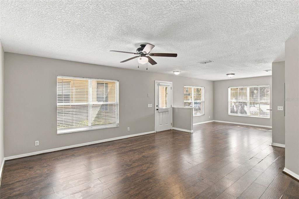 For Rent: $1,845 (3 beds, 2 baths, 1408 Square Feet)