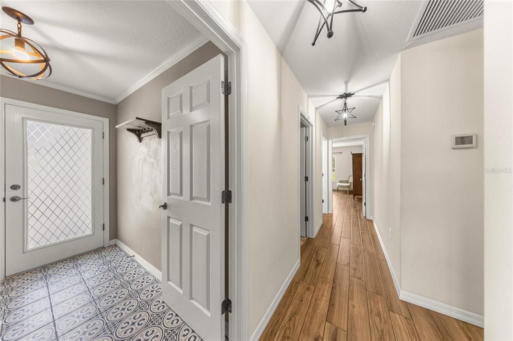 For Sale: $1,900,000 (3 beds, 2 baths, 2595 Square Feet)