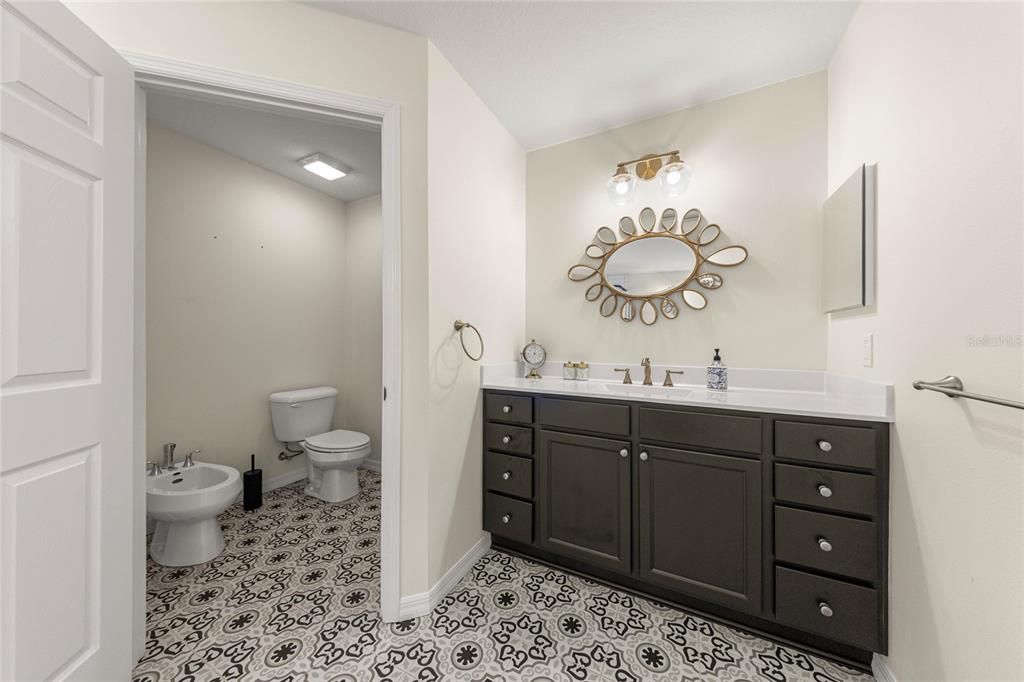 For Sale: $1,900,000 (3 beds, 2 baths, 2595 Square Feet)