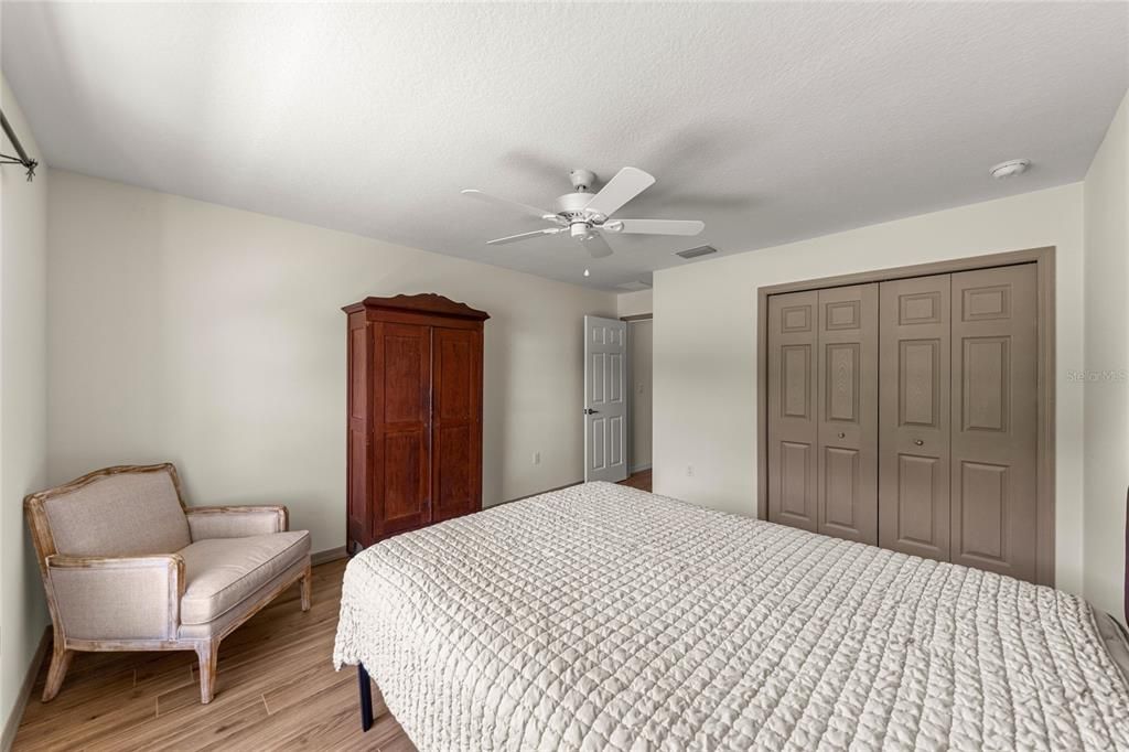 For Sale: $1,900,000 (3 beds, 2 baths, 2595 Square Feet)