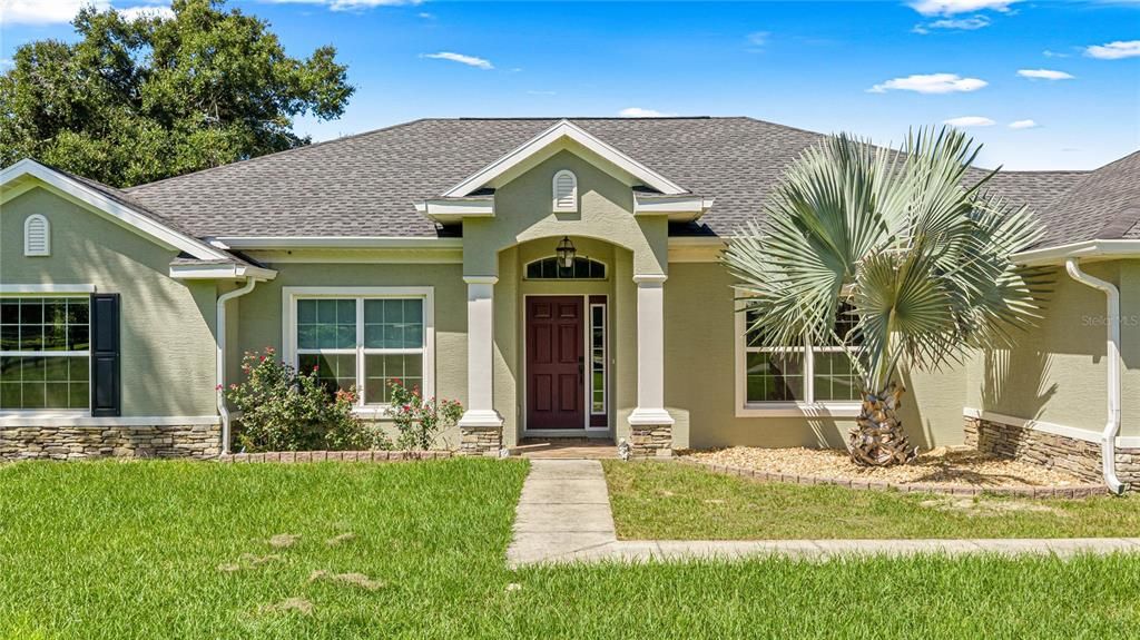For Sale: $1,900,000 (3 beds, 2 baths, 2595 Square Feet)