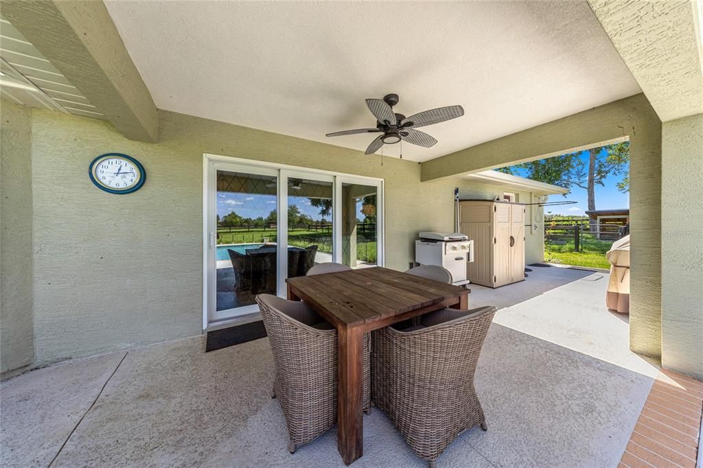 For Sale: $1,900,000 (3 beds, 2 baths, 2595 Square Feet)