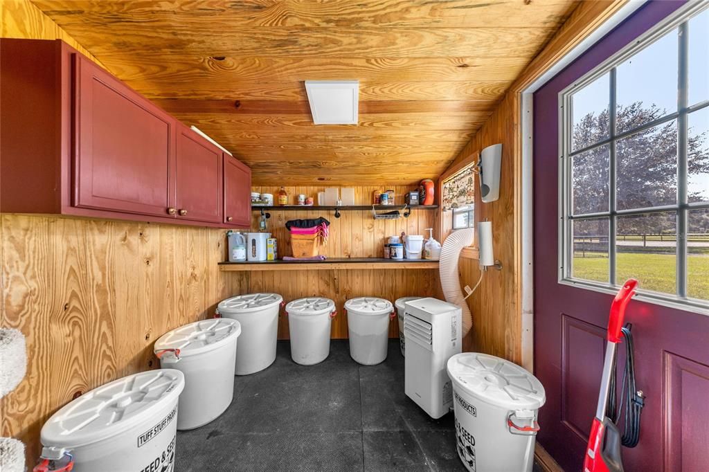 For Sale: $1,900,000 (3 beds, 2 baths, 2595 Square Feet)